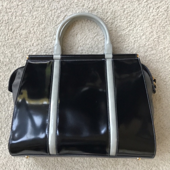 Gorgeous IACUCCI Italian Patent Leather Satchel - Picture 3 of 14